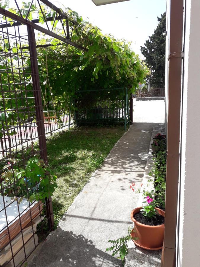 Ferienwohnung Paula&Jo Kaštela Exterior foto